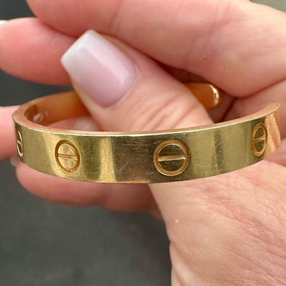 Cartier love cuff bracelet in yellow gold with one diamond - Picture 9 of 13